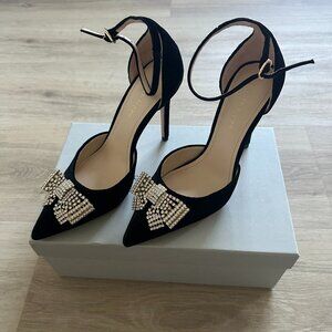 Dee Ocleppo Black Velvet Stiletto Heel with Rhinestone Bow 7.5